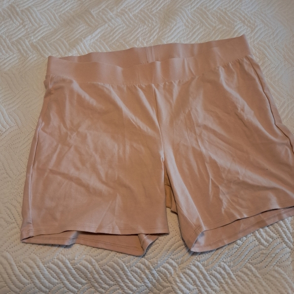 torrid Pants - Torrid 5 Inch Bike Shorts Sz 3